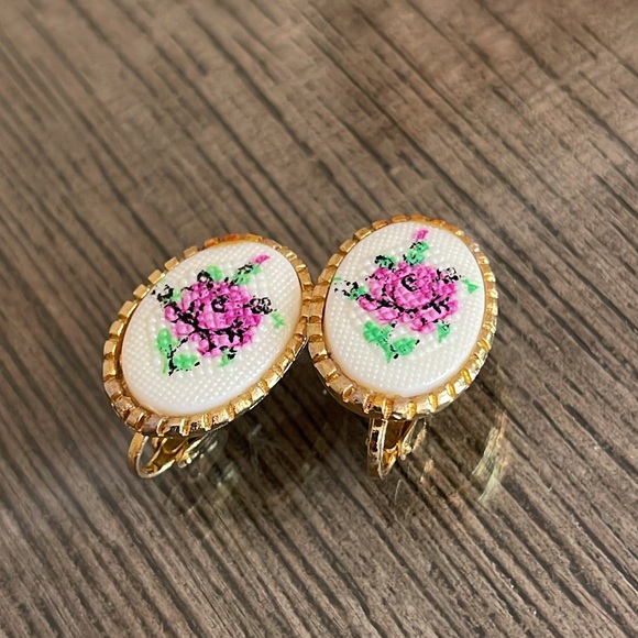 Vintage Faux Petit Point Purple Rose Clip Earrings - Picture 4 of 16